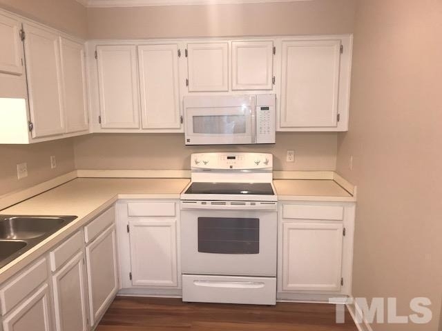1302 Dylan Heath Court - Photo 4