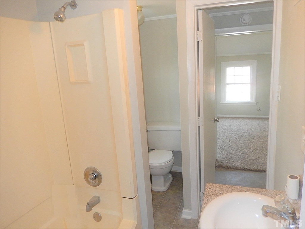 1015 Oberlin Road - Photo 18