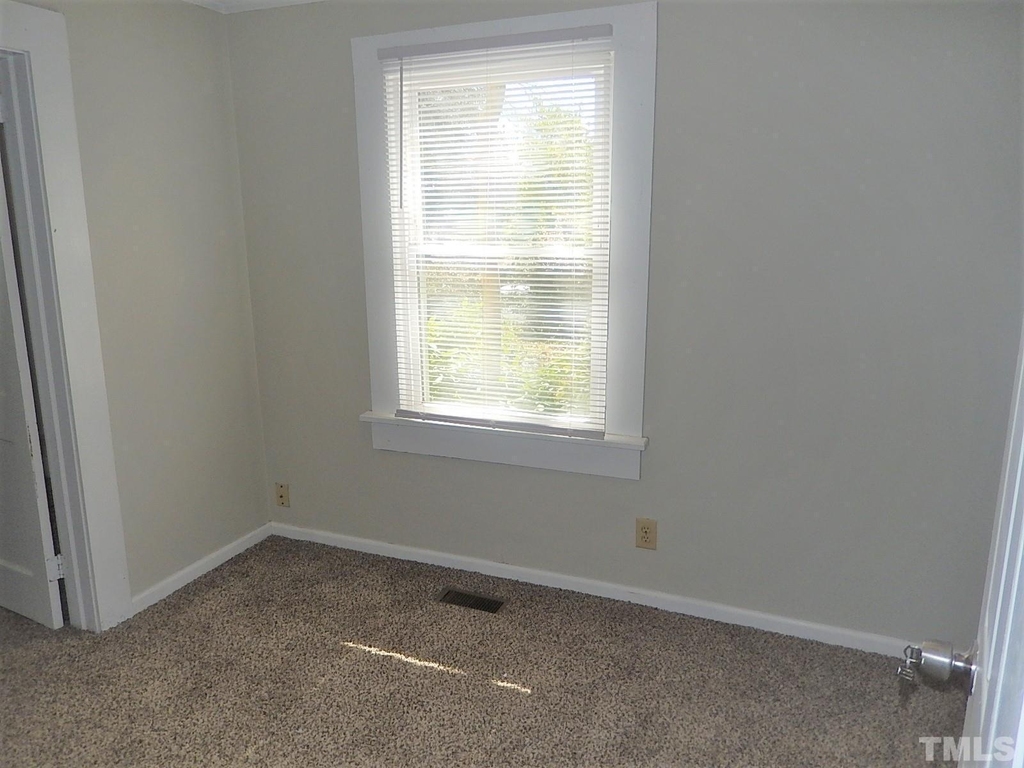 1015 Oberlin Road - Photo 8