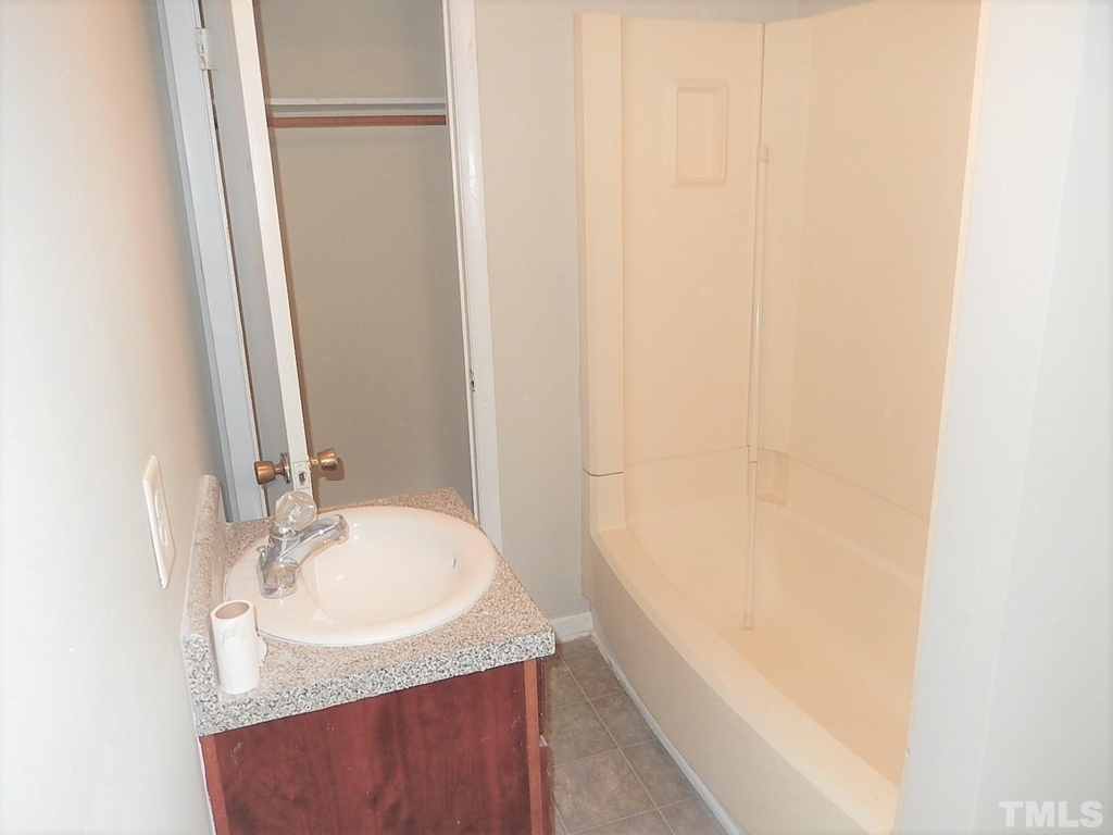 1015 Oberlin Road - Photo 17