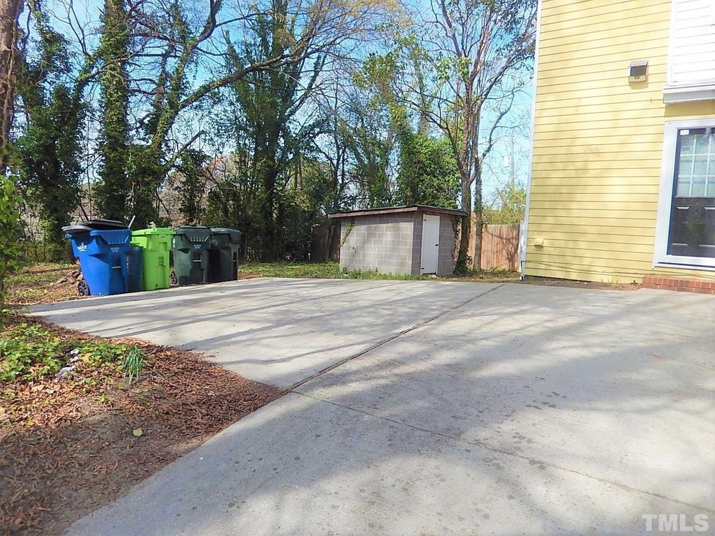 1015 Oberlin Road - Photo 24