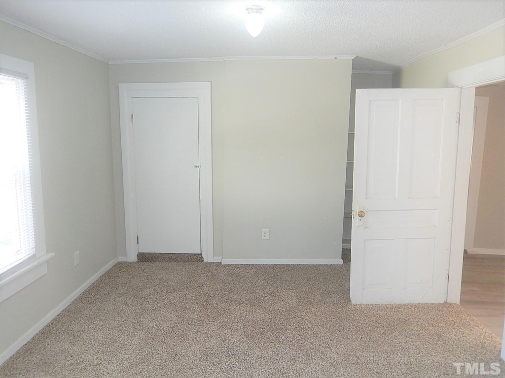 1015 Oberlin Road - Photo 8