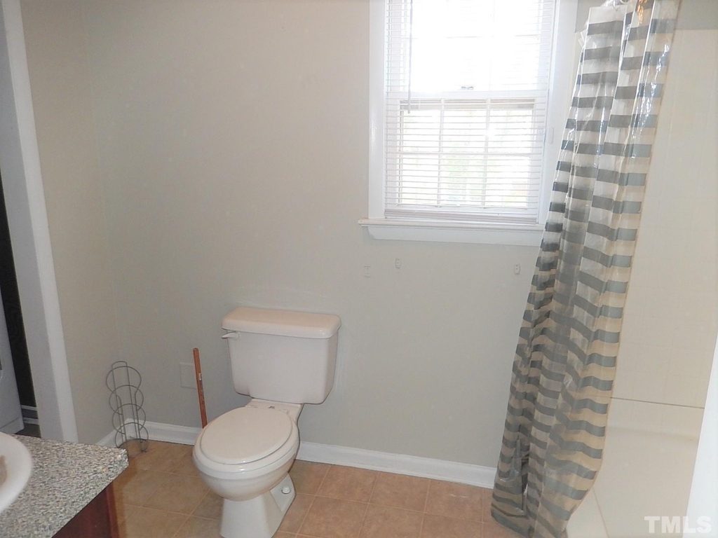 1015 Oberlin Road - Photo 9