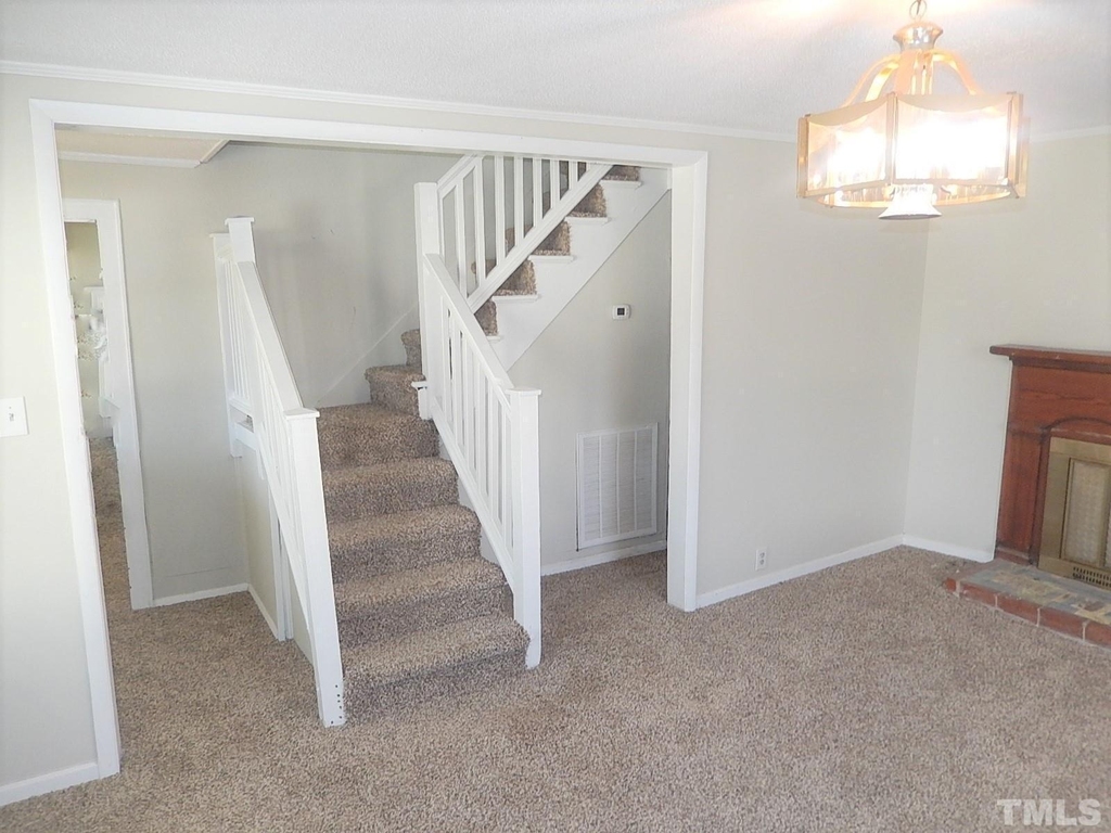 1015 Oberlin Road - Photo 2