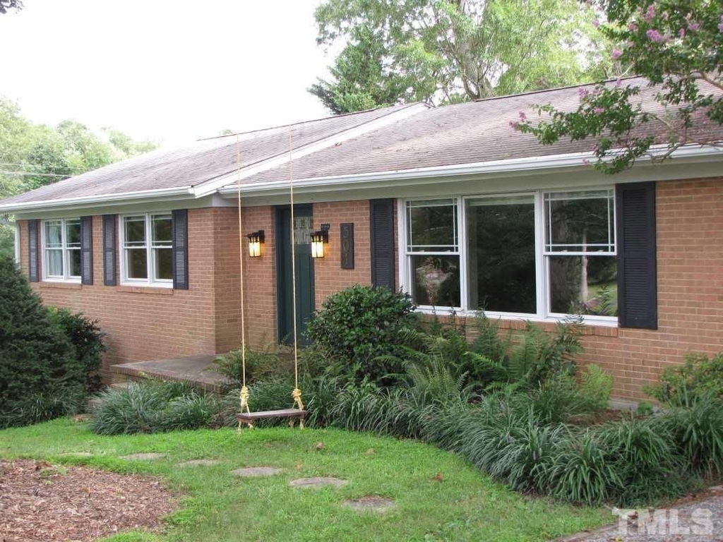 501 Parkview Drive - Photo 0