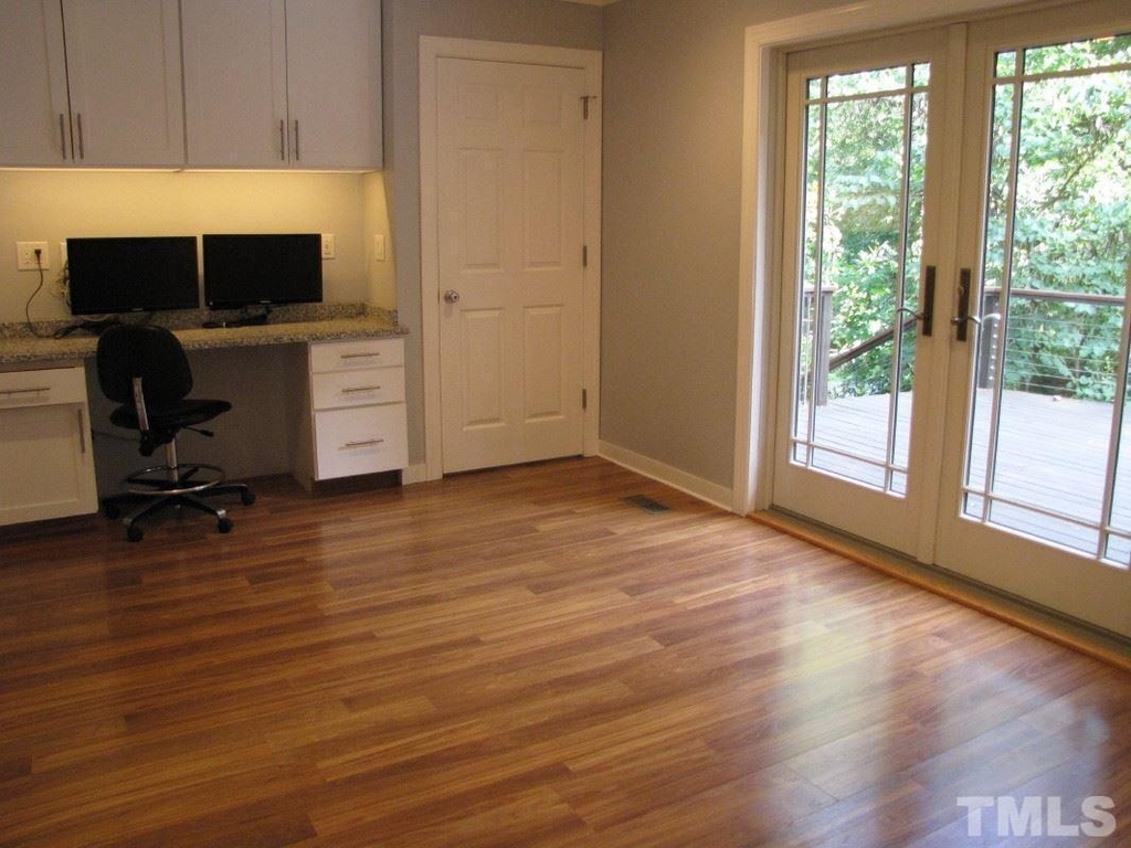 501 Parkview Drive - Photo 5