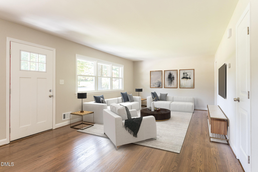 204 W Johnson Street - Photo 1