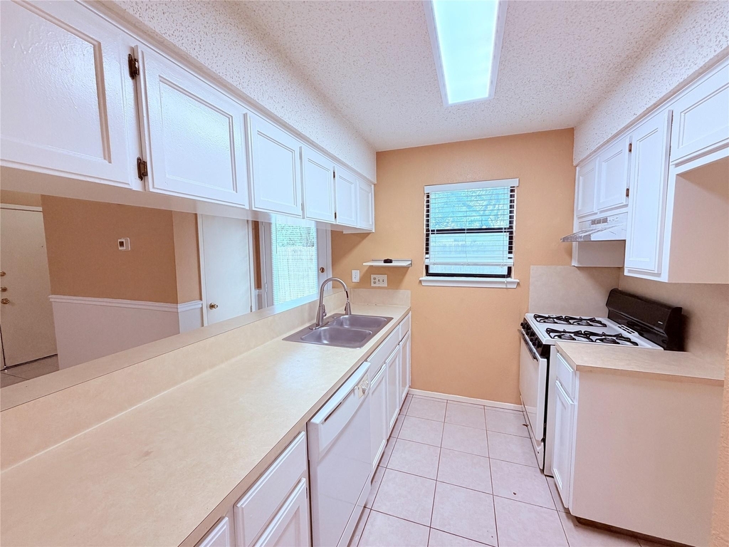 6503 Columbia Oaks Ct - Photo 10