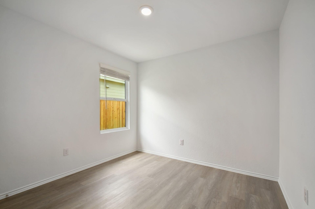 6515 Arid Way - Photo 20