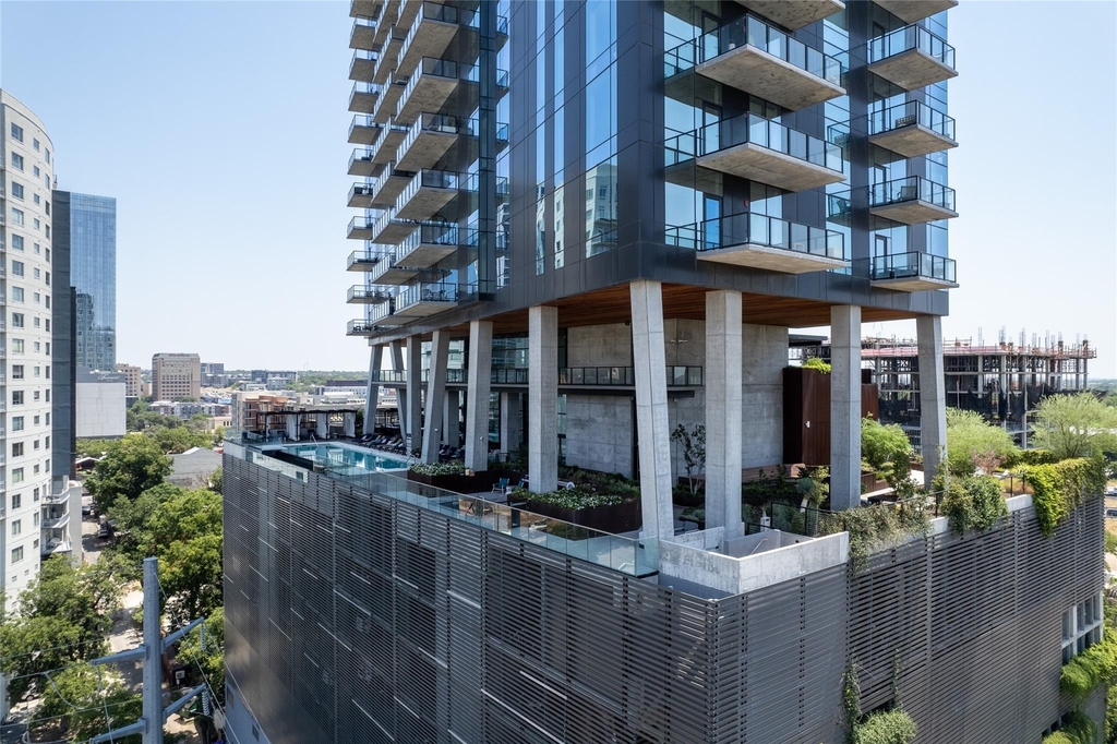 70 Rainey St - Photo 0