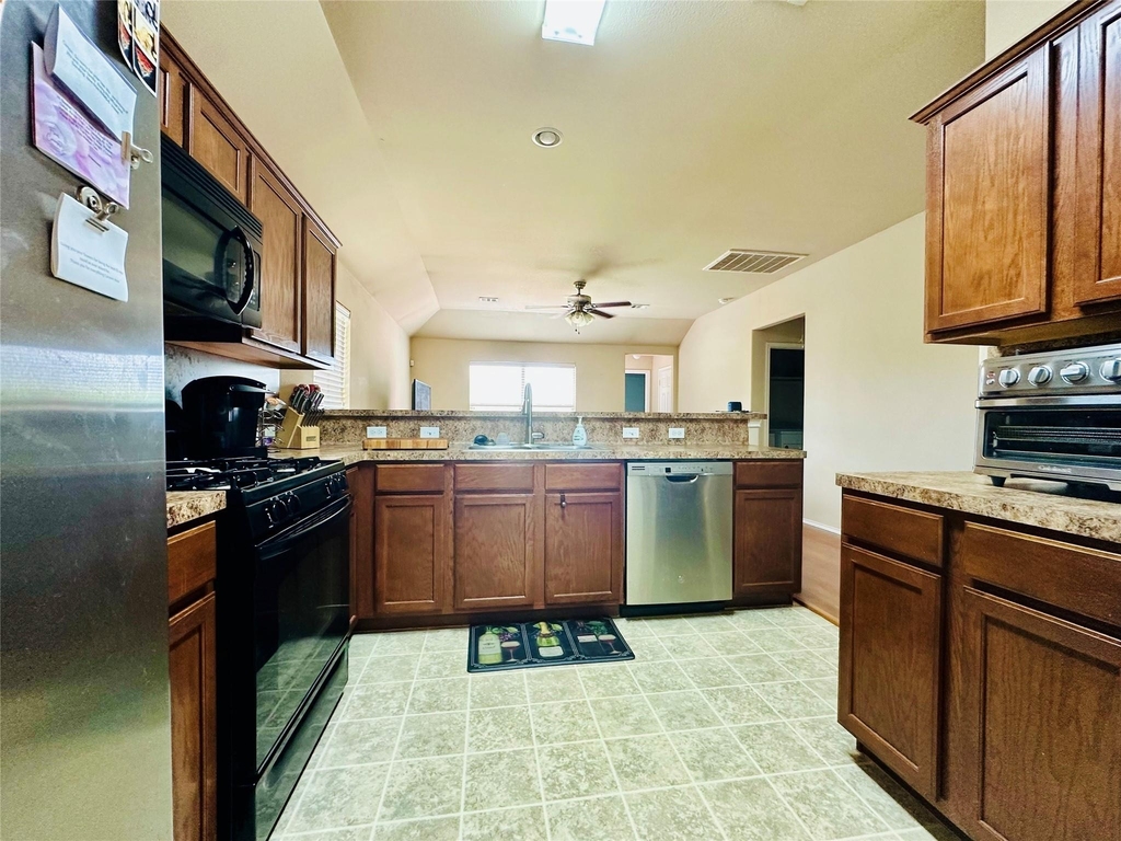 7521 Cedar Edge Dr - Photo 3