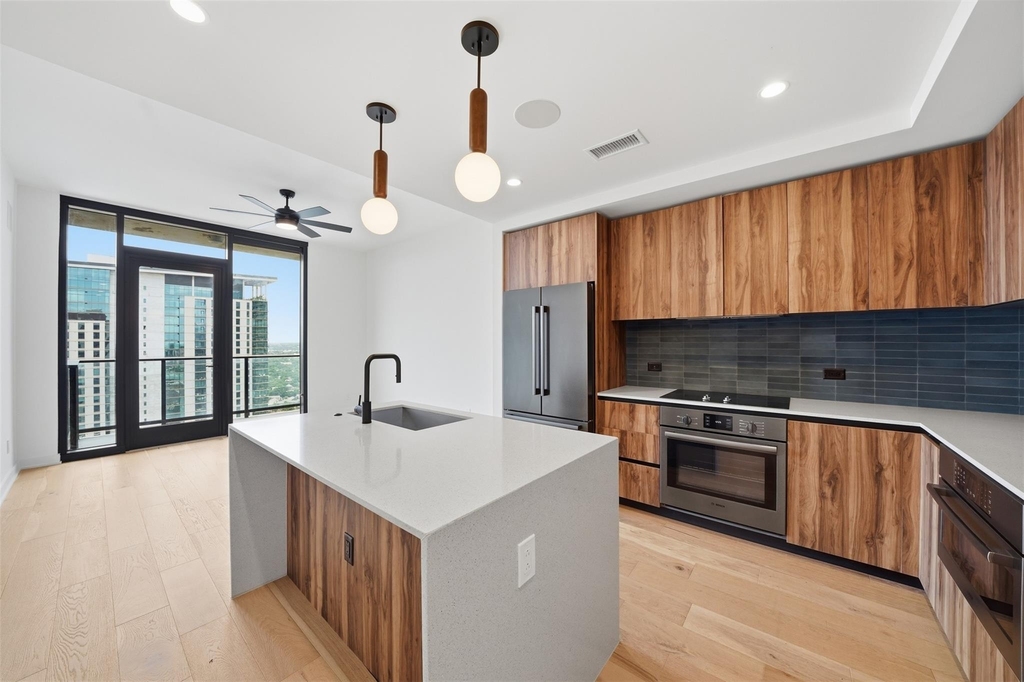 84 East Ave - Photo 0