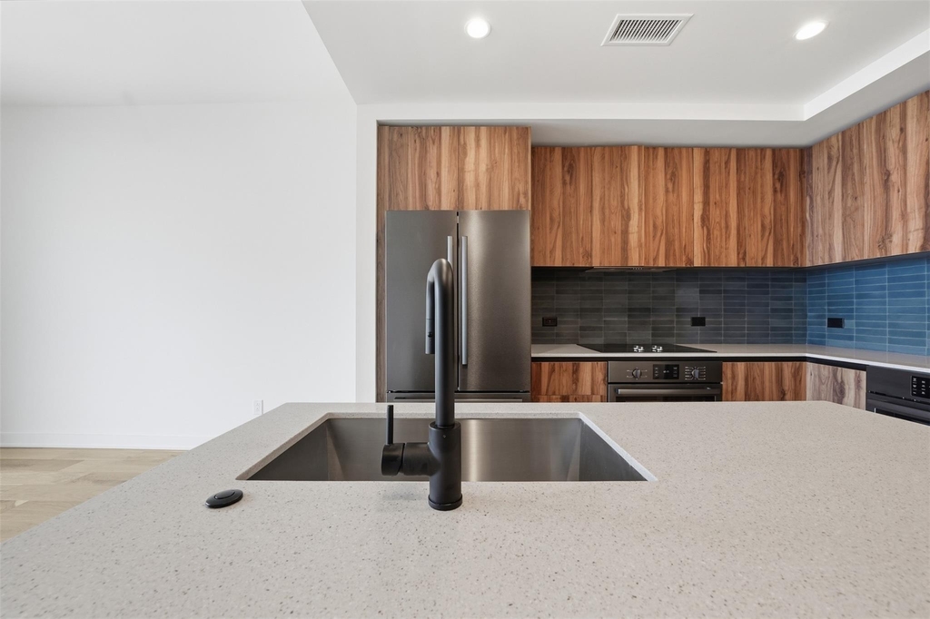 84 East Ave - Photo 14