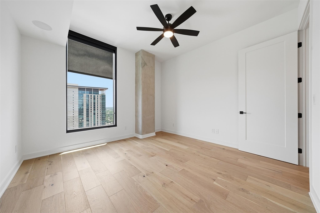 84 East Ave - Photo 2