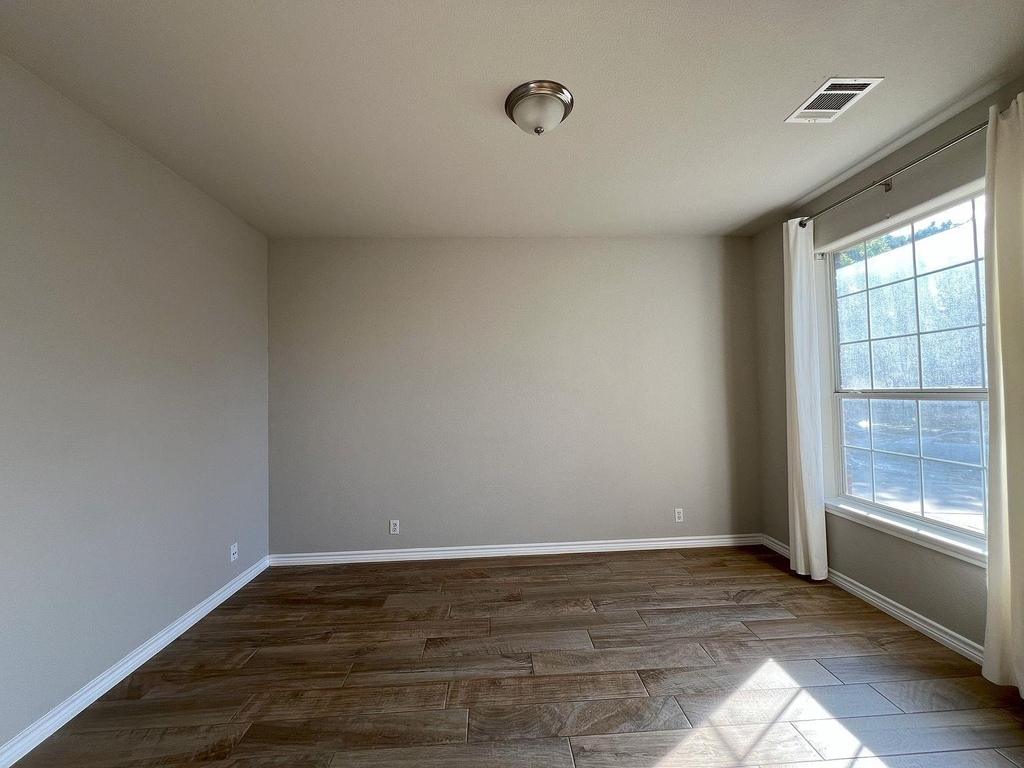 1112 Vanderbilt Cir - Photo 18