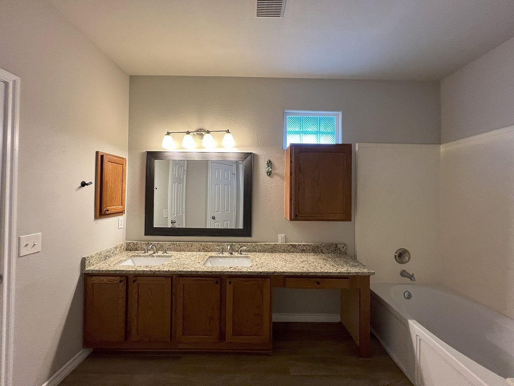 1112 Vanderbilt Cir - Photo 14