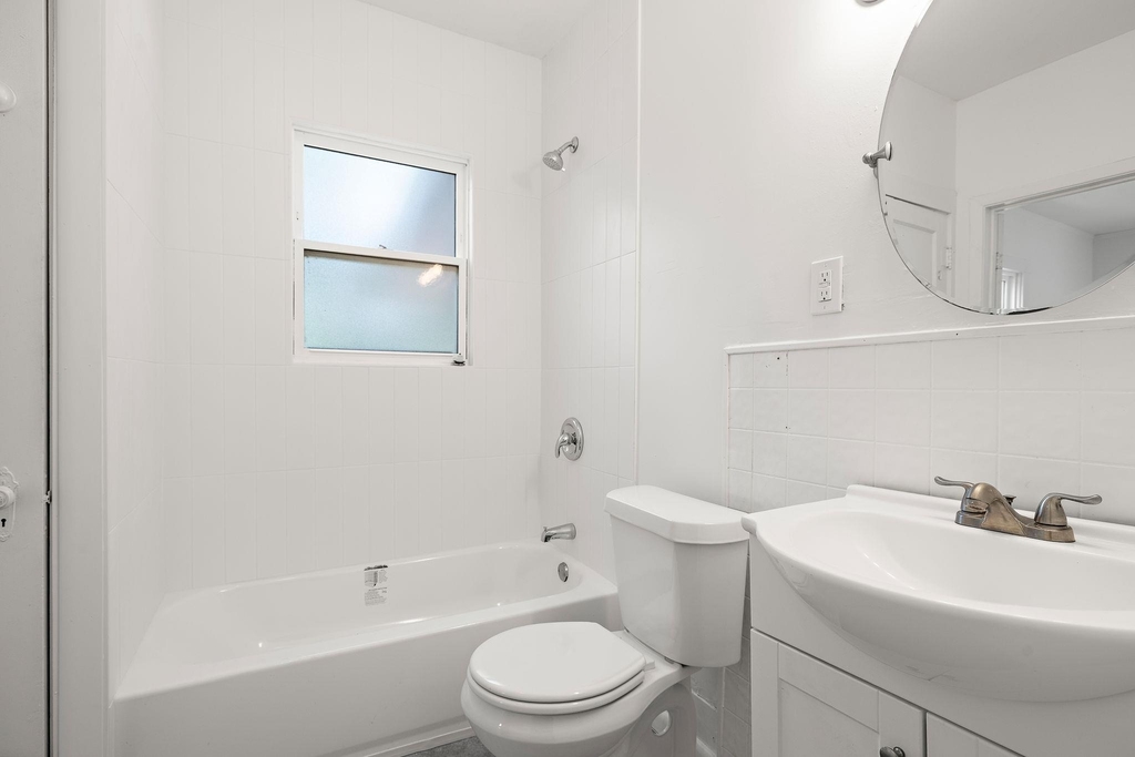1301 Sloan St - Photo 17