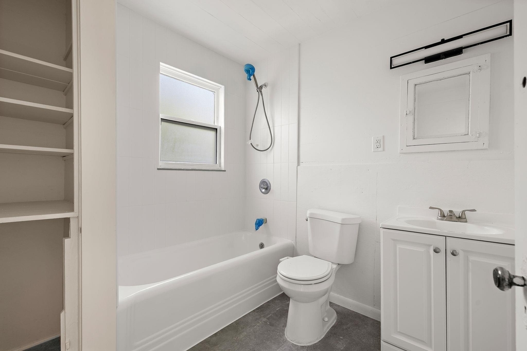 1301 Sloan St - Photo 21