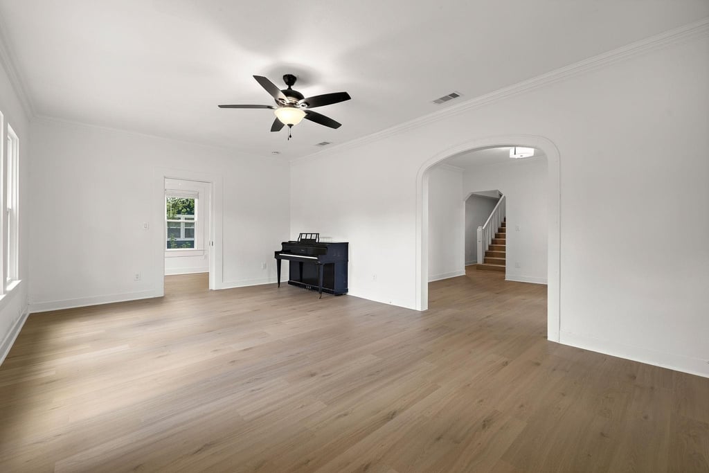1301 Sloan St - Photo 5