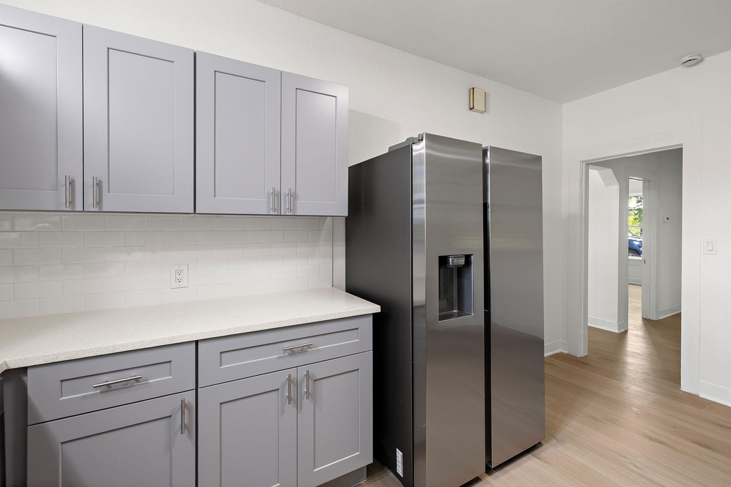 1301 Sloan St - Photo 12