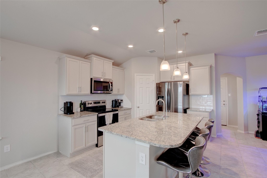 1317 Cesarina St - Photo 7