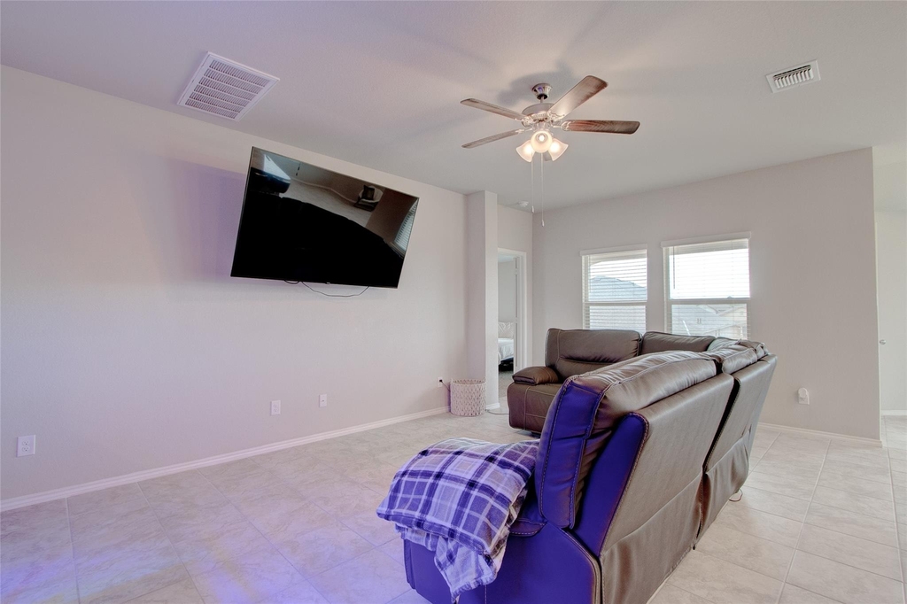 1317 Cesarina St - Photo 2