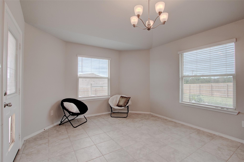 1317 Cesarina St - Photo 11