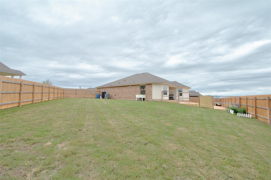 1317 Cesarina St - Photo 37