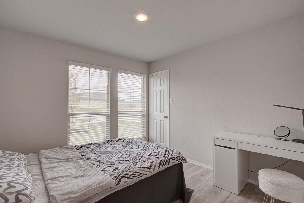 1317 Cesarina St - Photo 18