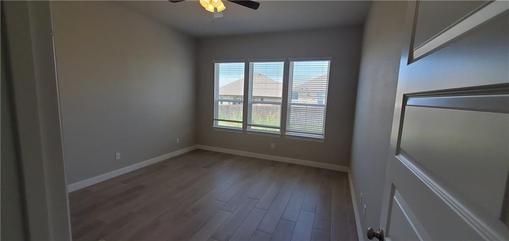 109 Everett Ct - Photo 4