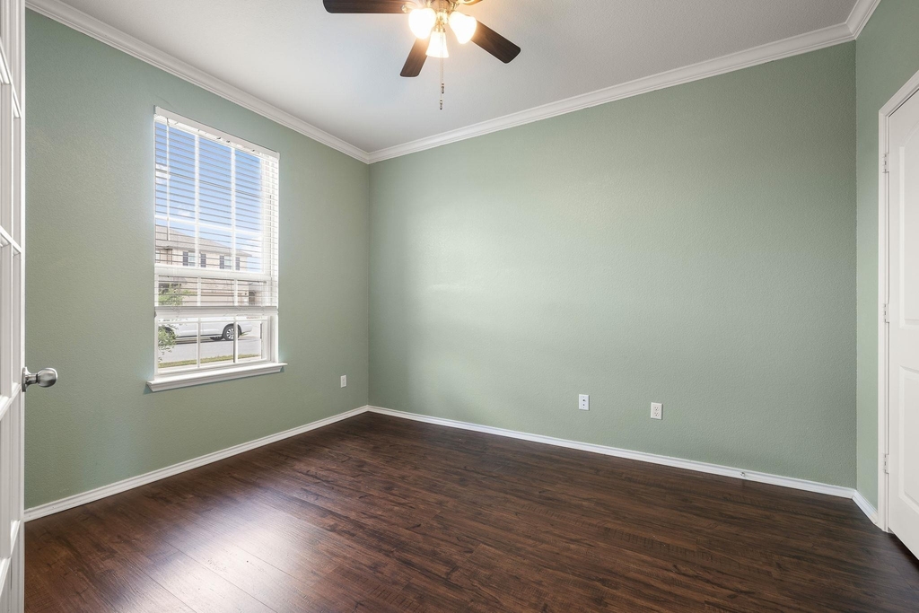 11801 Jackson Falls Way - Photo 4