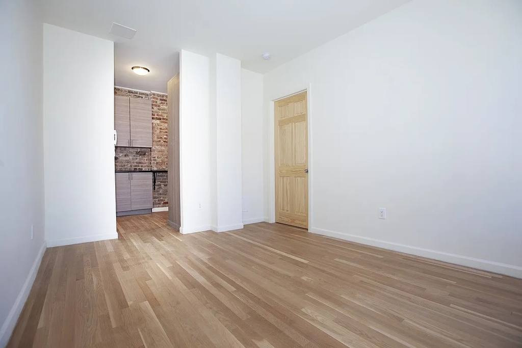 174-176 Spring Street, Unit 14 - Photo 1