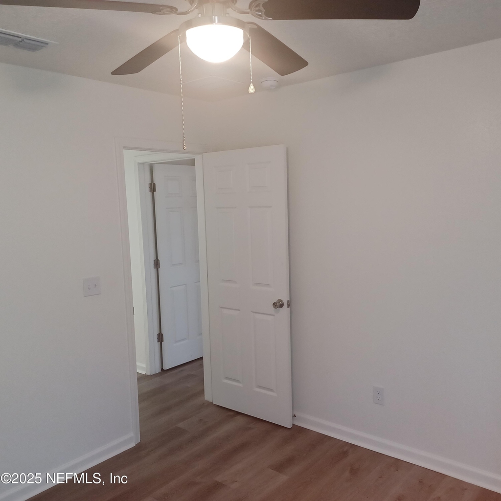 908 W 9th Street - Photo 13