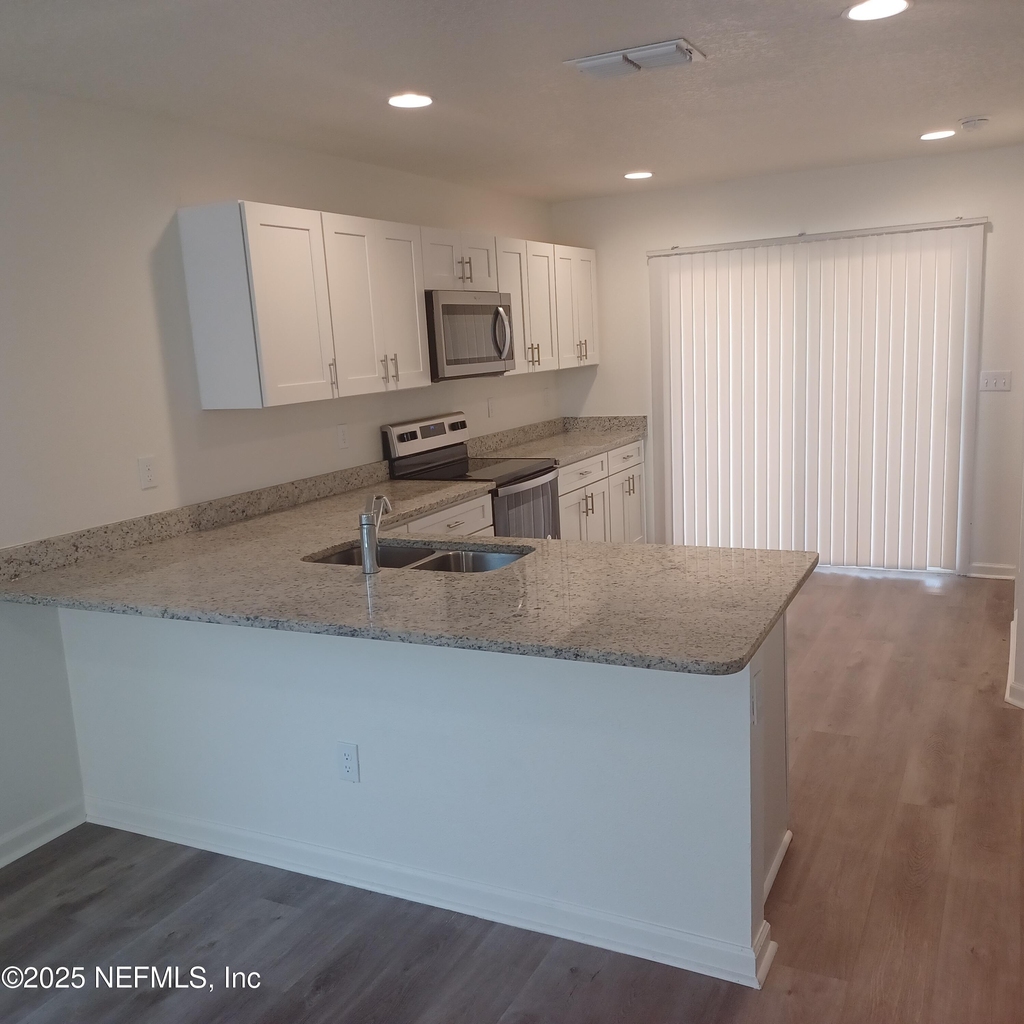 908 W 9th Street - Photo 3