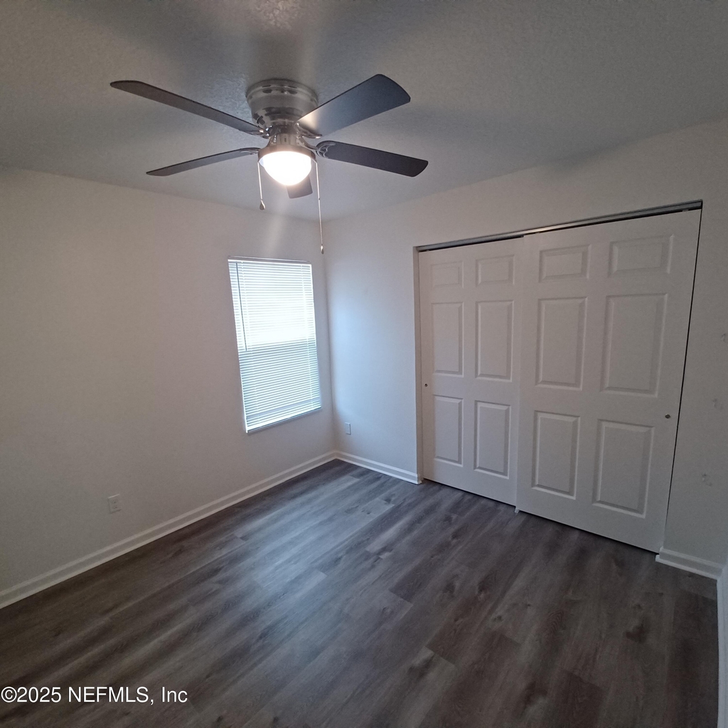908 W 9th Street - Photo 12