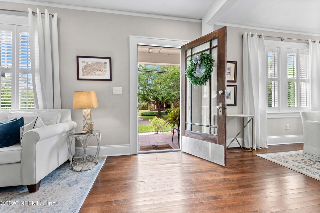 1347 Belvedere Avenue - Photo 2