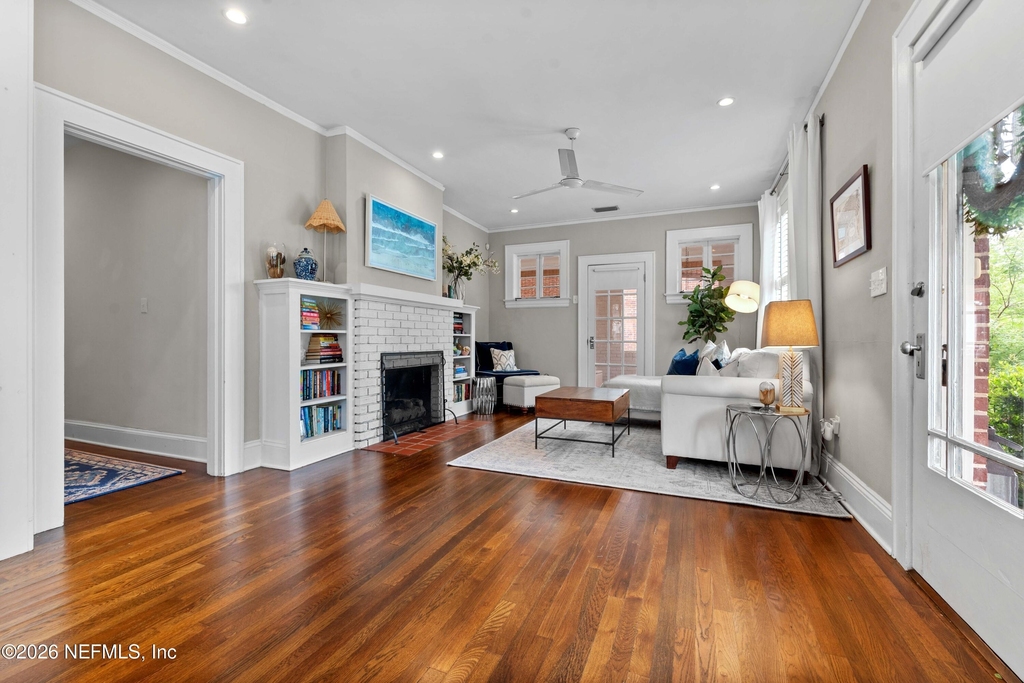 1347 Belvedere Avenue - Photo 3