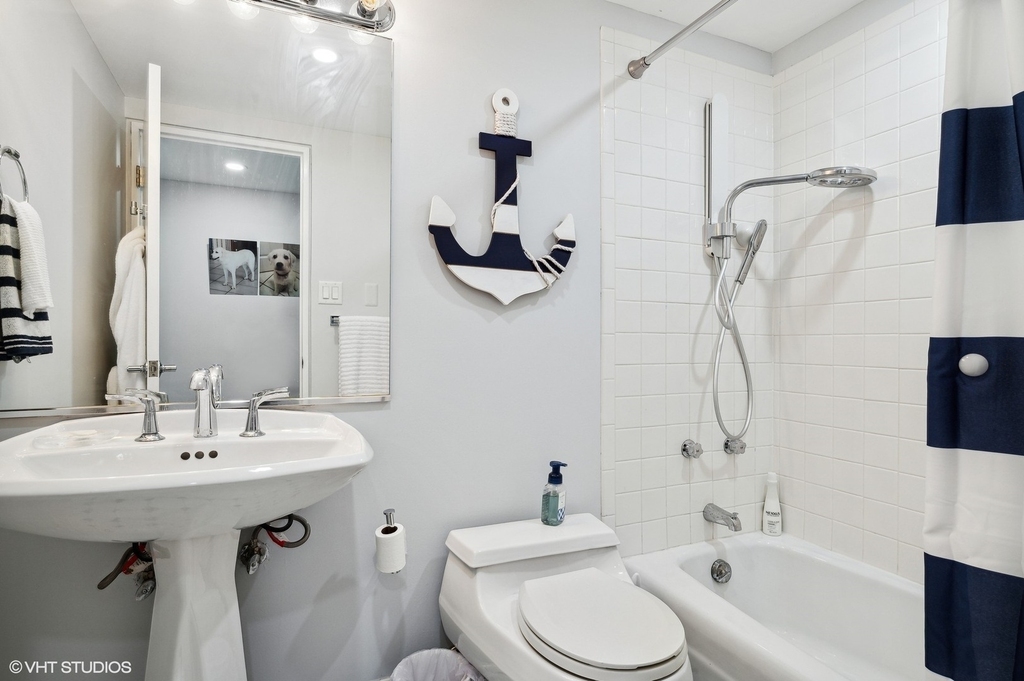 175 E Delaware Place - Photo 18