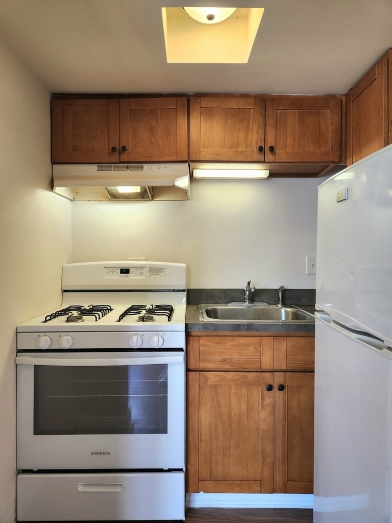 5741 W 35th Street - Photo 9