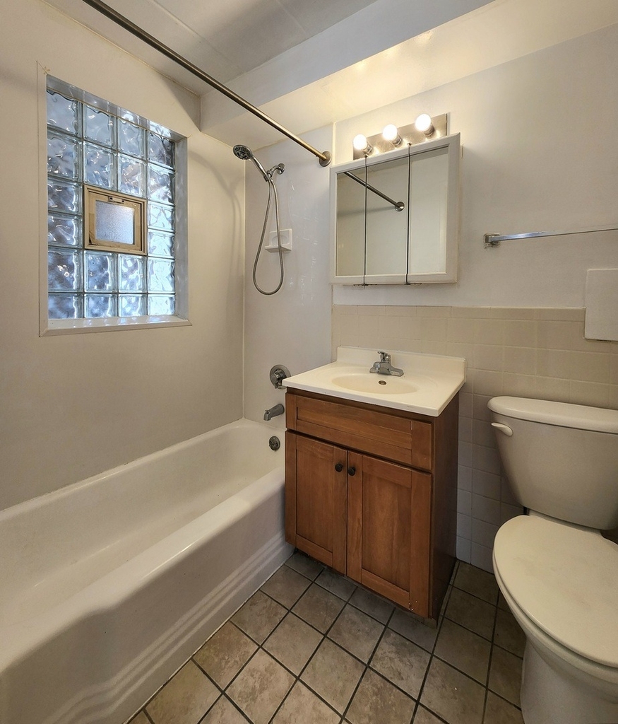 5741 W 35th Street - Photo 3