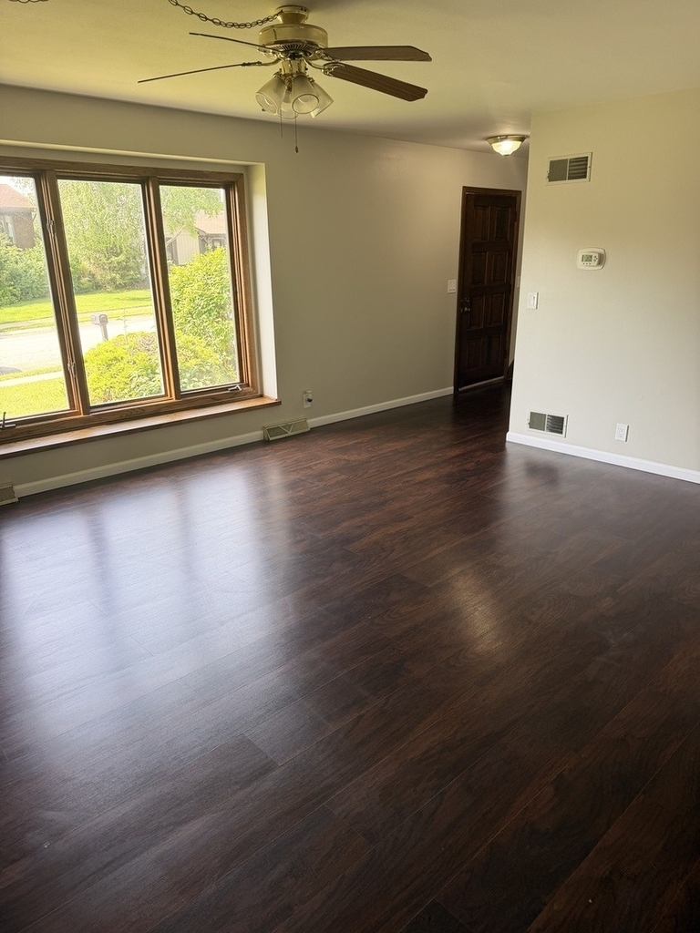 4810 Eastwood Court - Photo 2