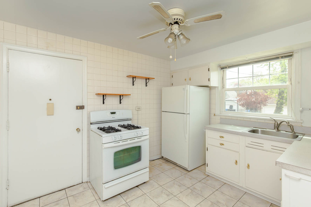 4236 W Nelson Street - Photo 2