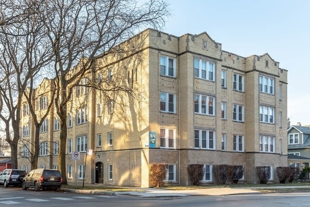 3404 W Berteau Avenue - Photo 0