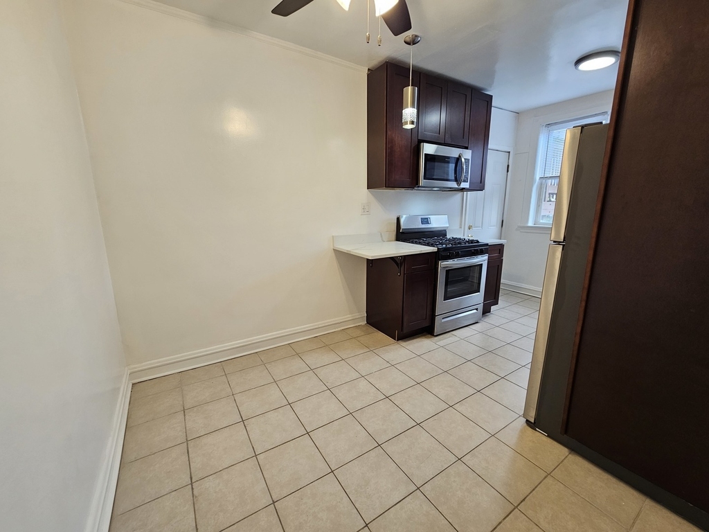 6545 N Francisco Avenue - Photo 9
