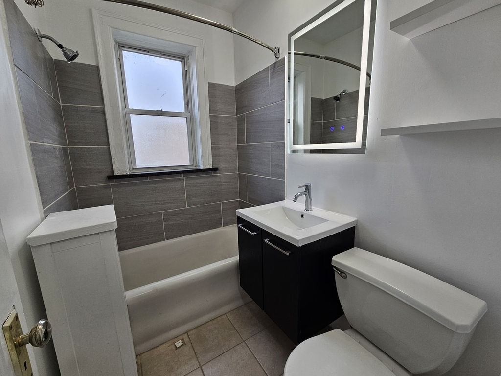 6545 N Francisco Avenue - Photo 10