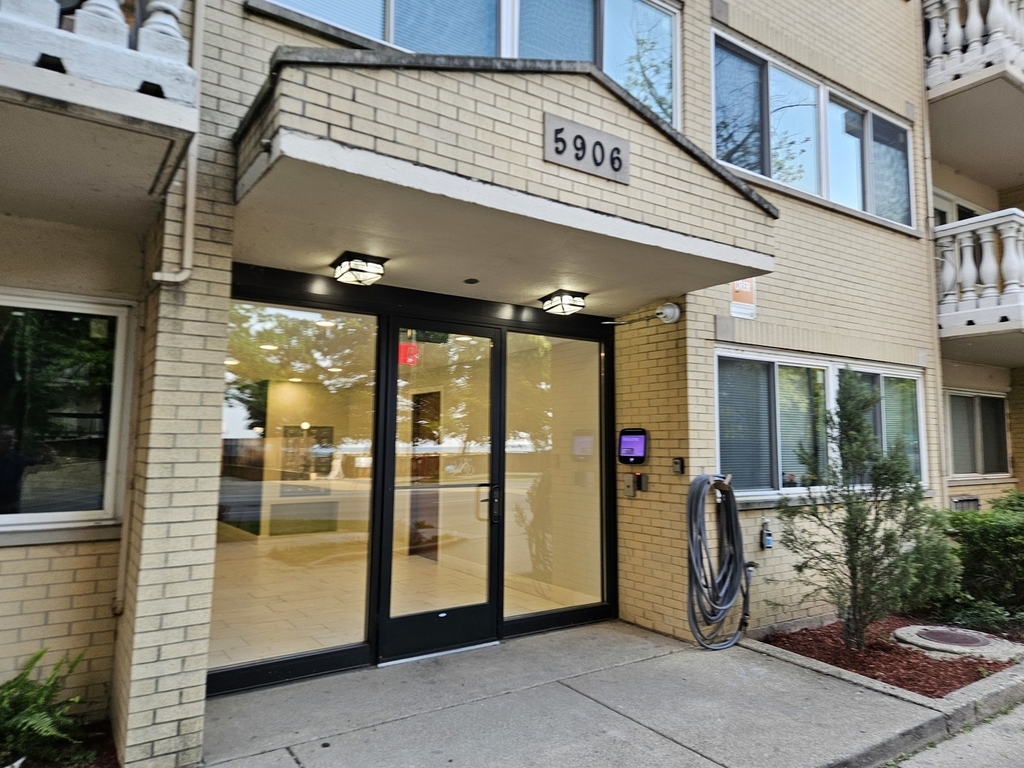 5906 N Sheridan Road - Photo 1