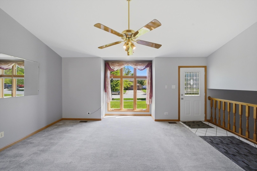 752 Rosanne Street - Photo 10