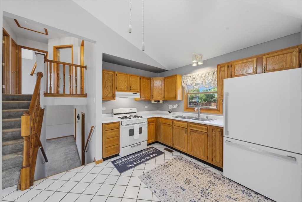 752 Rosanne Street - Photo 17