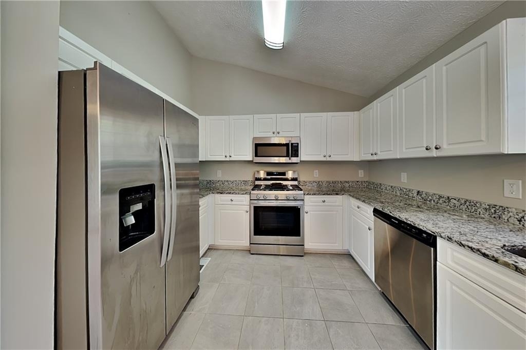 37 Christopher Drive - Photo 3