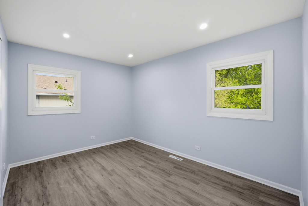 915 Mayfield Drive - Photo 12